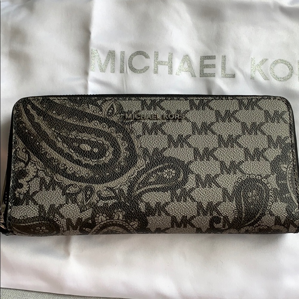 Michael Kors Black Zip Around Wallet